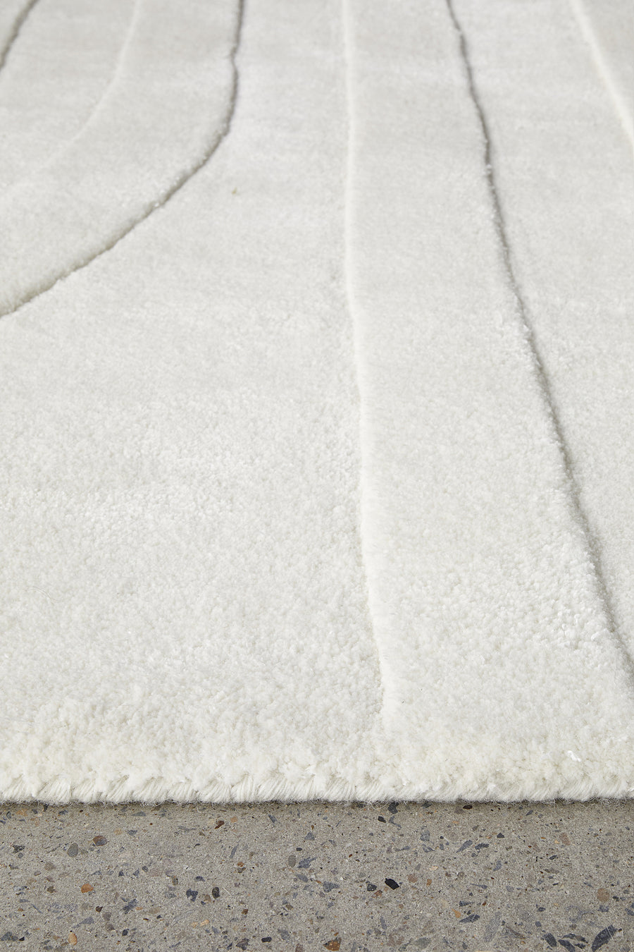 Summit Trail White Rug | Lifestyle